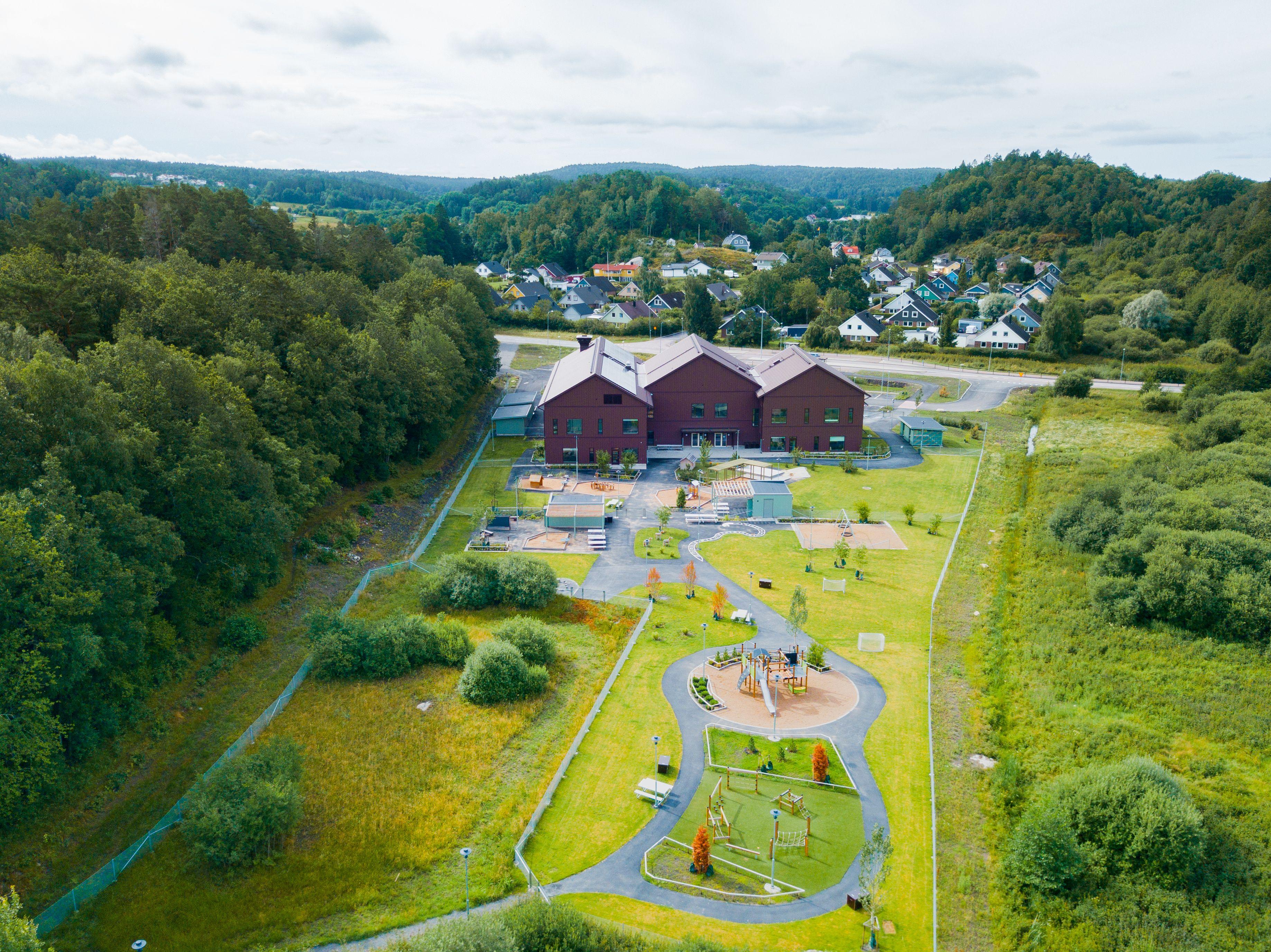 Förskola i grönskande miljö