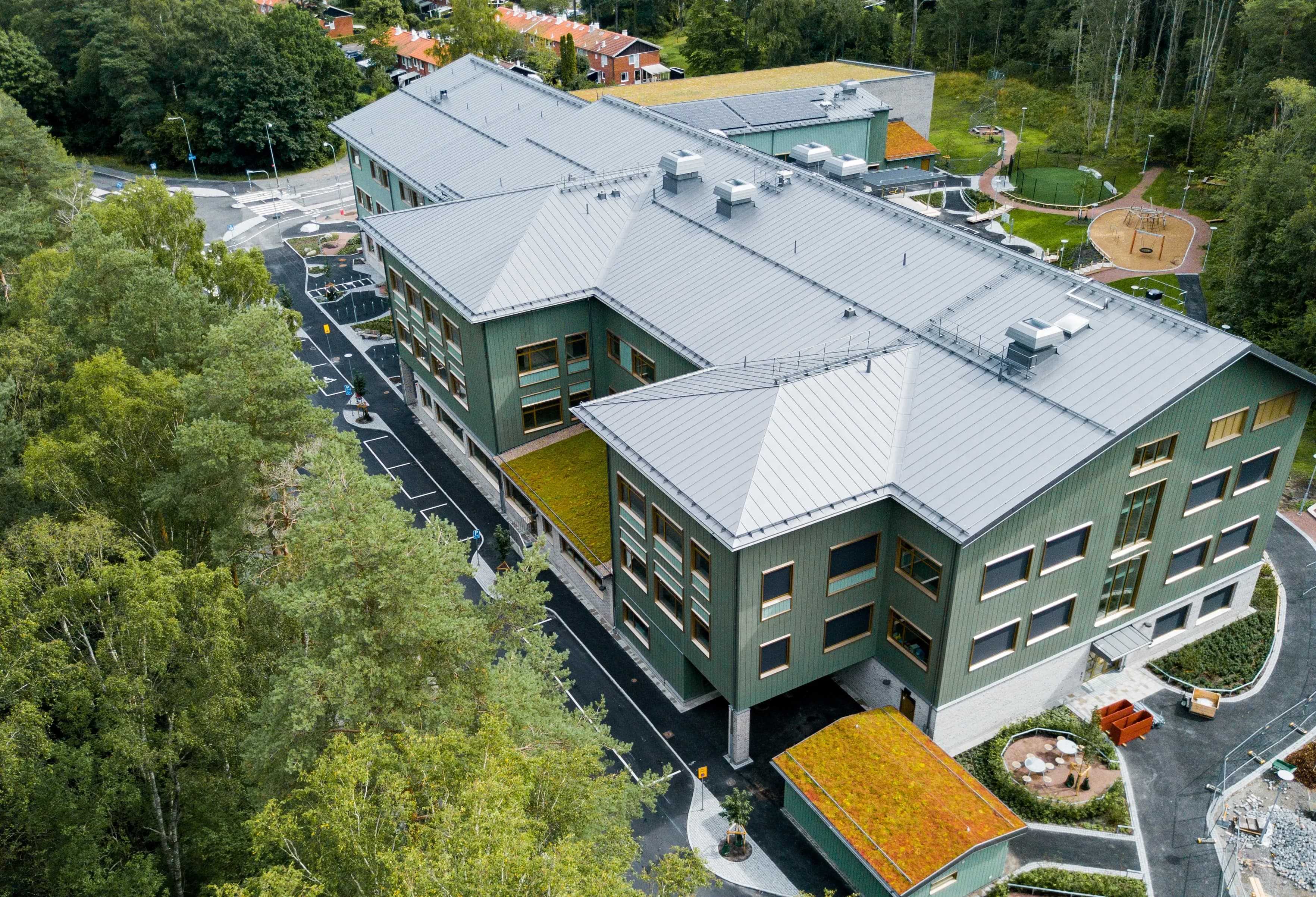 Härlandatjärnskolan skolbyggnad